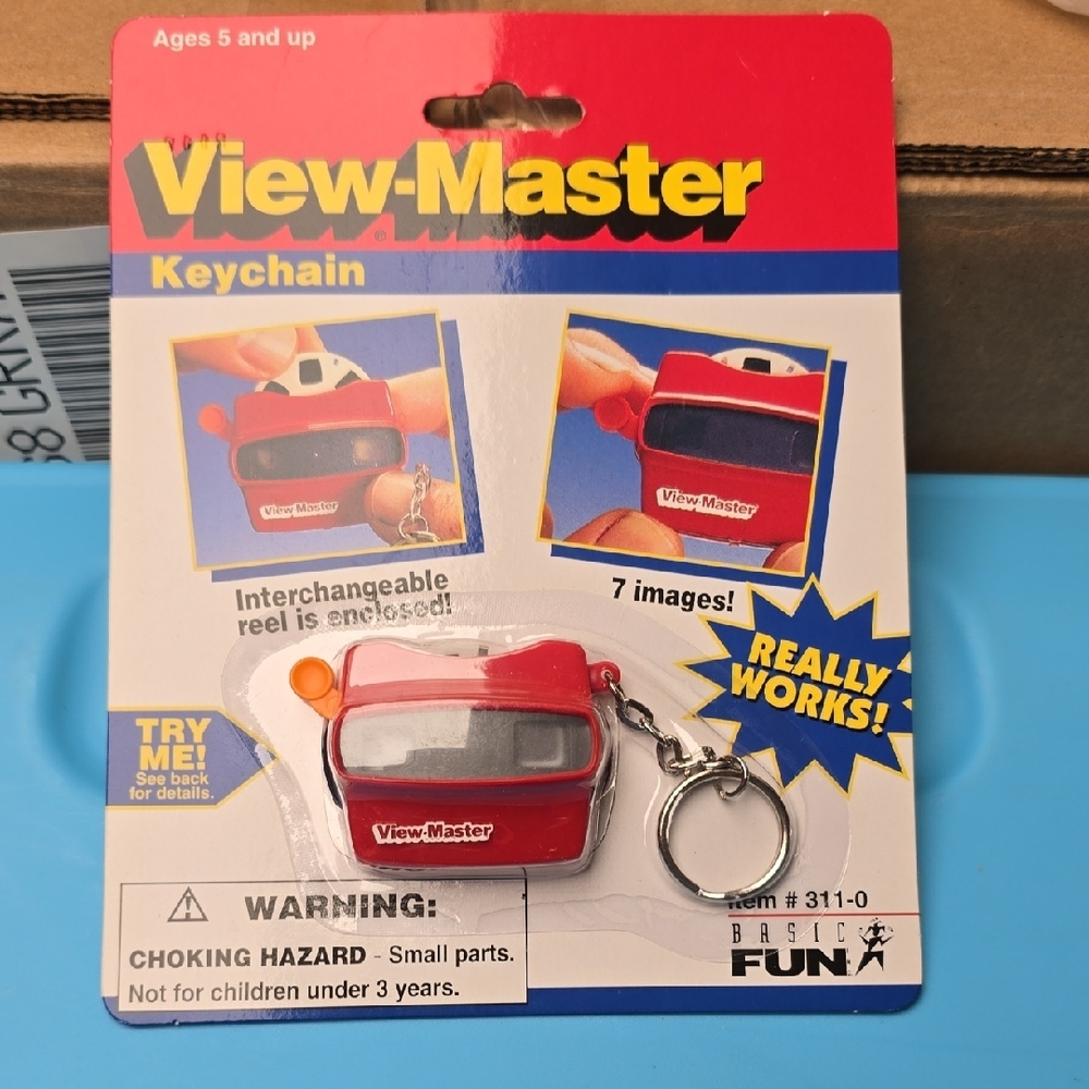 View-Master and Candy Land Keychains - Picture 3 of 11